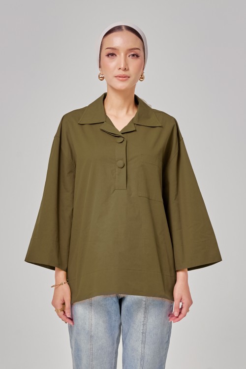 Caline Oversized Top In Olive Green