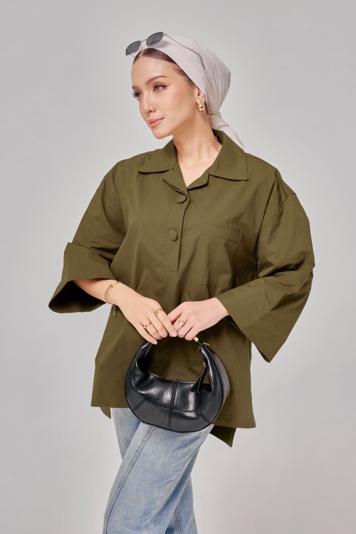 Caline Oversized Top In Olive Green
