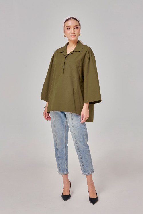 Caline Oversized Top In Olive Green