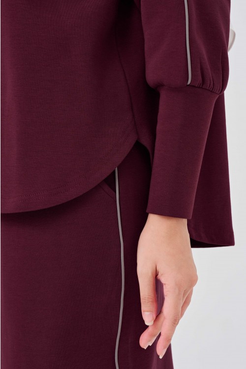 Avenna Set In Burgundy