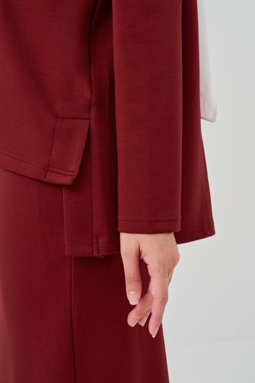 Lalisa In Maroon