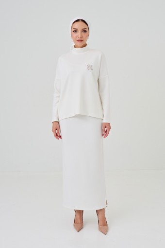Lalisa In Off White