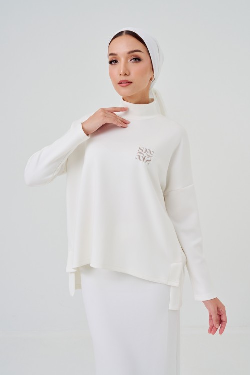 Lalisa In Off White