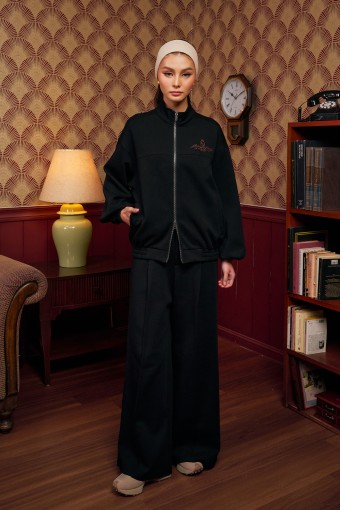 Deseree Set In Black