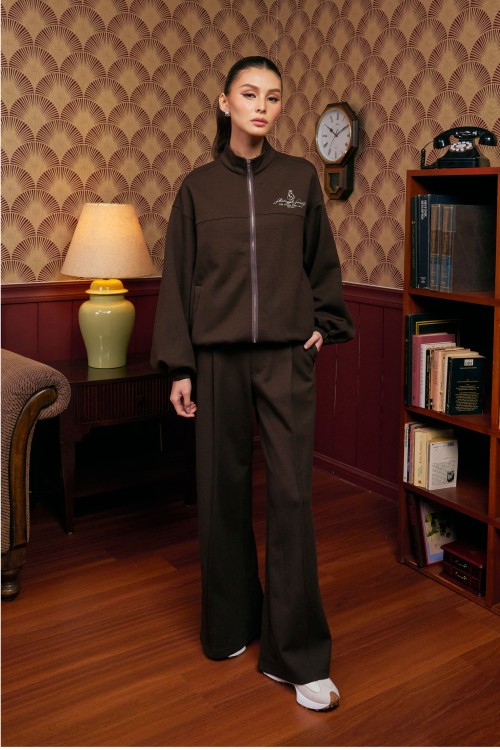 Deseree Set In Dark Brown