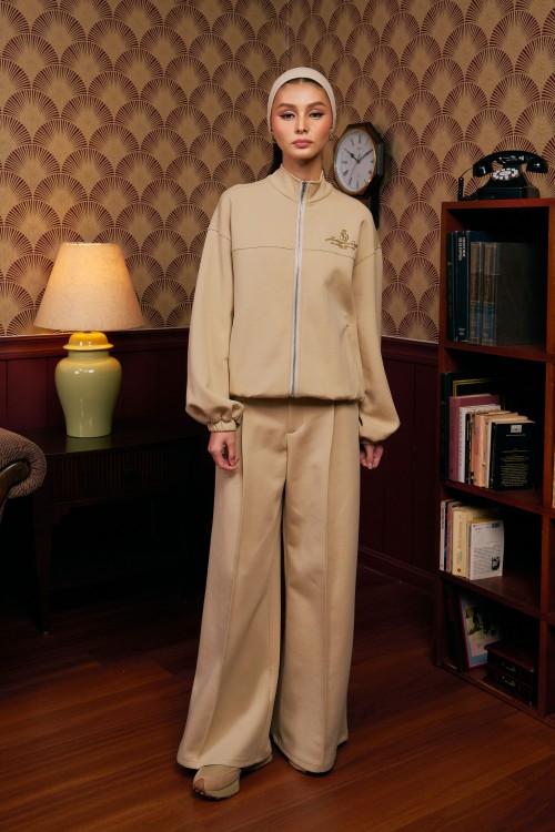 Deseree Set In Tan Brown