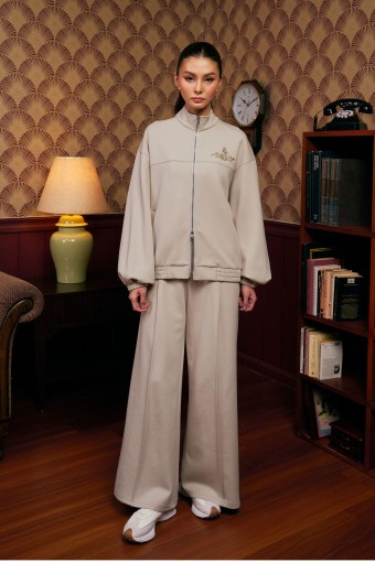 Deseree Set In Winter Mood